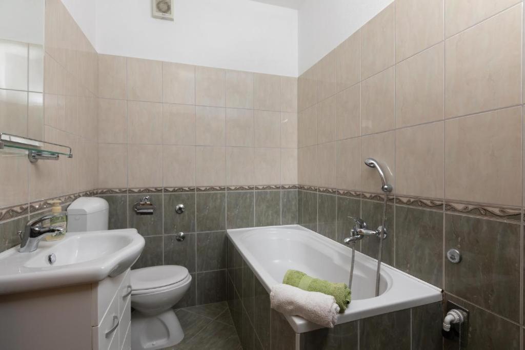 Apartmani Vela Тучепи Екстер'єр фото